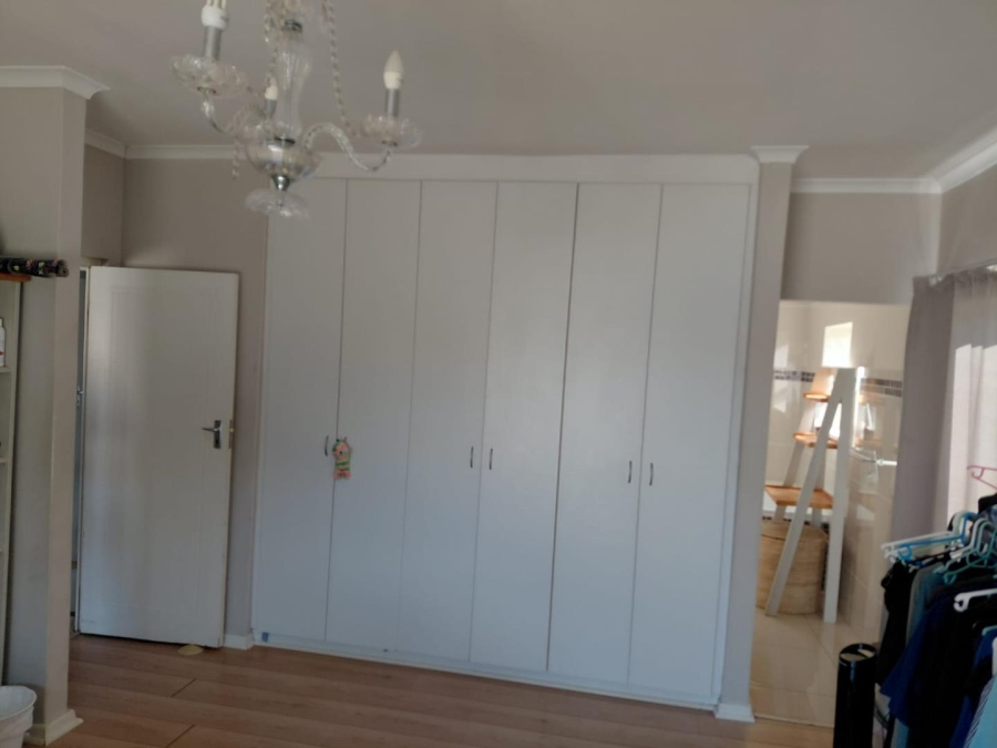 To Let 4 Bedroom Property for Rent in Durbanville Western Cape
